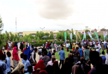 Dadweyne farabadan oo maanta ku ciiday deegaanka Daaru-salaam ee Muqdisho+Sawirro