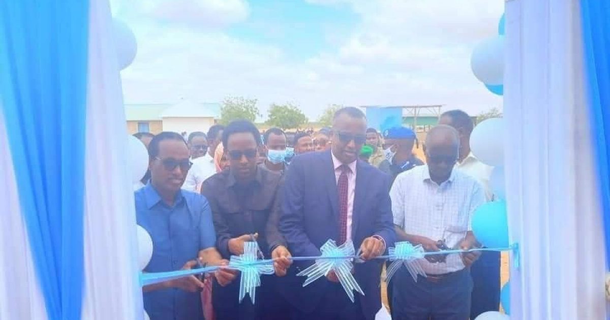 Wasiirka Gaadiidka Soomaaliya oo xariga ka jaray Garoonka Diyaaradaha Ugaas Khaliif “SAWIRRO”