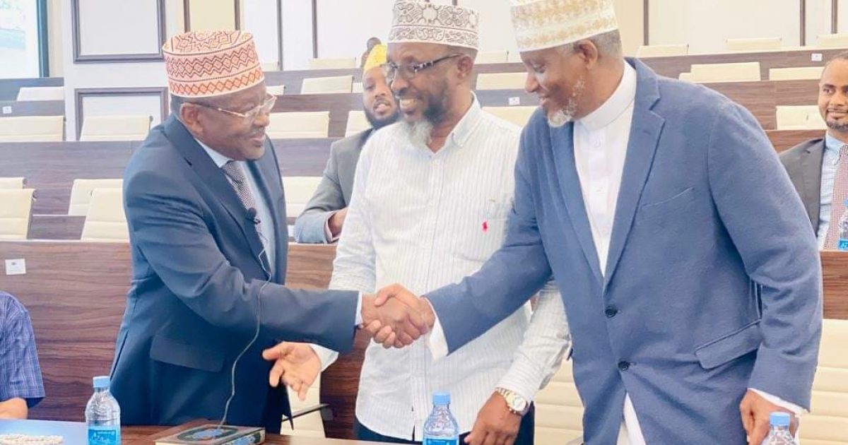 Wasiiru Dowlaha Cusub ee Wasaaradda Howlaha Guud oo maanta la dhaariyay